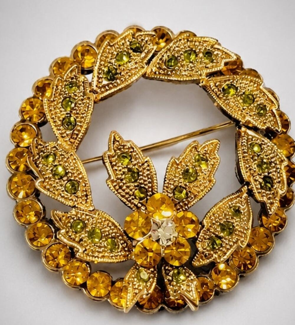 Vintage Rhinestone Brooch Pin 1.75" Green Amber Glass Flower Wreath fb1-127
